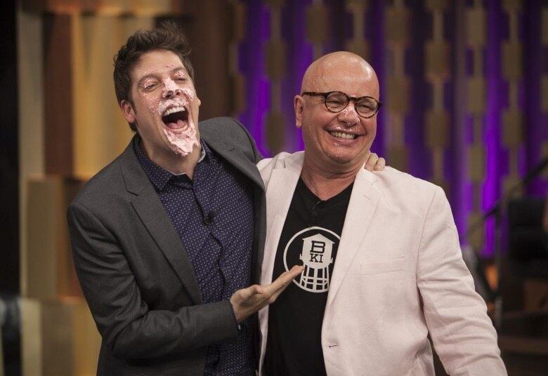 No talk show, o jornalista aceita participar das brincadeiras e diverte a plateia da atração. O Programa do Porchat vai ao ar nesta terça-feira (22), a partir da 00h15, na tela da Record