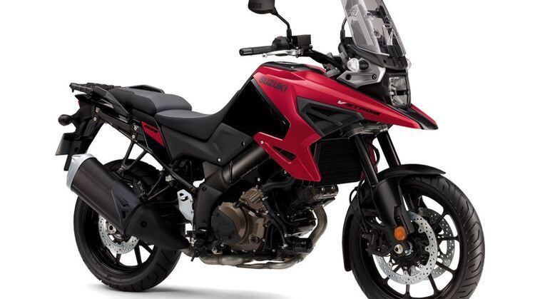 Motocicleta também ganhou um novo para-brisa