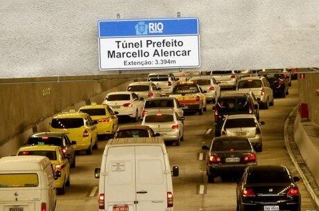 Prefeitura do Rio responsabiliza concessionária por erro em placa