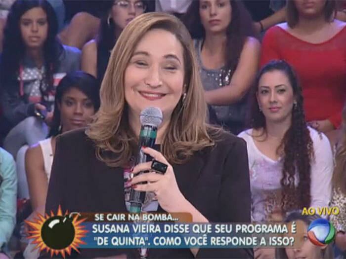 

A
pergunta de Candinha revelou que a apresentadora gastou R$ 14 mil numa
noite com um homem. Entre um intervalo e outro da atração, Sonia confirmou a
história e revelou que está livre e desimpedida para curtir a vida



+ Aproveite e confira as matérias do programa Domingo Show

+ Já curtiu a página do Domingo Show no Facebook? É só clicar!

+ Siga o Domingo Show no Twitter e receba todas as notícias do programa