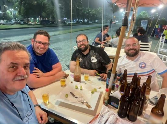 Três médicos são mortos a tiros em quiosque na Barra da Tijuca, no Rio