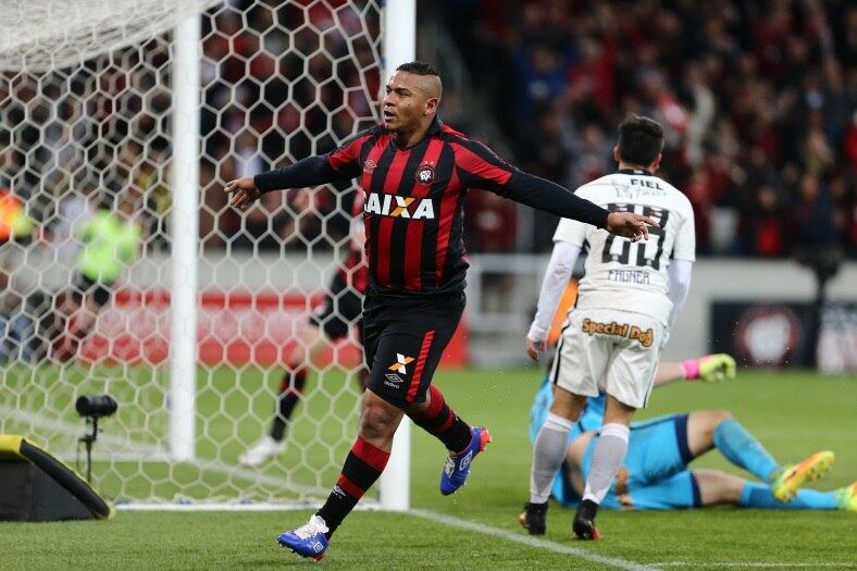 Walter foi o nome do jogo na Arena da Baixada