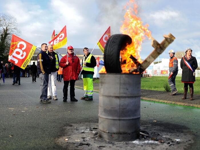 

Trabalhadores da Arcelor Mittal fazem greve na
França

