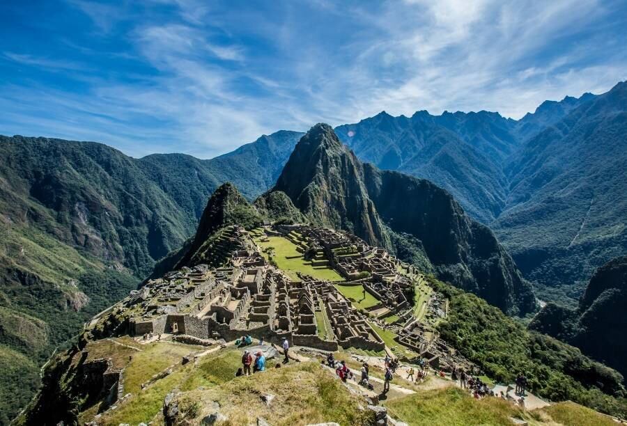 Um turista alemão morreu após cair de um precipício quando tentava tirar uma selfie na cidade turística de Machu Picchu, no Peru, informaram as autoridades locais. O homem, identificado como Oliver Pats, de 51 anos, quis fotografar de fora do cordão de segurança em uma das colinas em volta da cidade