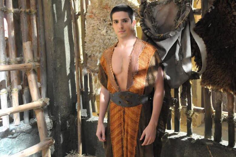 

— Não só isso, mas outros
princípios que tem na bíblia fisgaram o público em cheio e fizeram as pessoas
se apaixonarem de verdade. O balanço que eu faço é que, na minha vida, foi um
divisor de águas. O personagem é muito forte e a novela, eu acho que nem
preciso dizer, entrou para a história, como uma das novelas mais assistidas da
Rede Record pela qualidade de tudo: da equipe, do figurino, do cenário, dos
autores. É uma obra para ficar na memória que a gente vai lembrar para o resto
das nossas vidas

+ Egito invade o Legendários! Veja o que o elenco de Os Dez Mandamentos já aprontou na atração
+ Mara Maravilha fala sobre “pipizinho” em A Fazenda: “Homens vivem fazendo. Nós também temos direitos”
+ Assista às íntegras do Legendários no R7.com/Play!
