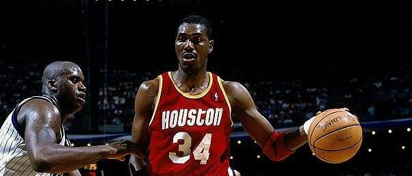 6. Hakeem Olajuwon

Fortuna: R$ 525 milhões
