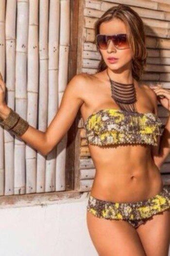 A mulher do lateral colombiano esbanja sensualidade em suas fotos, dá uma olhada...