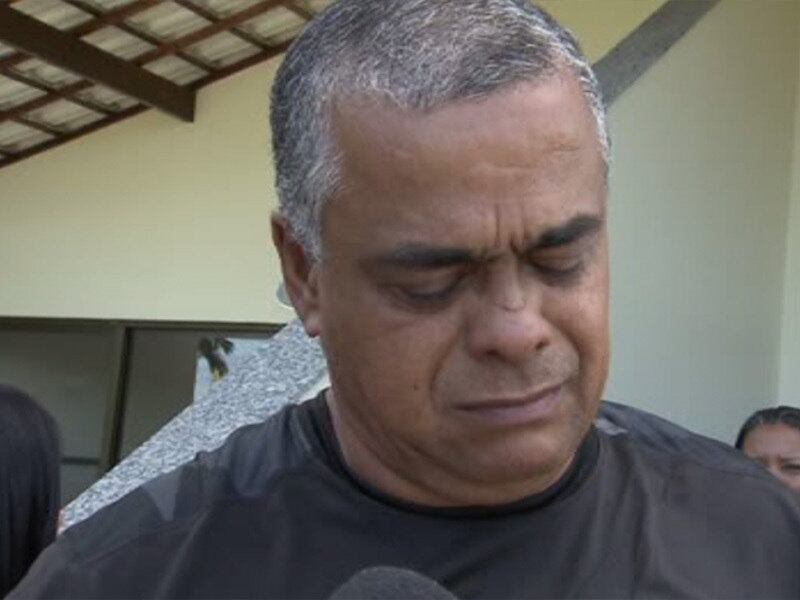 O homem soube que o filho único tinha morrido na manhã de terça-feira (28), por volta das 10h