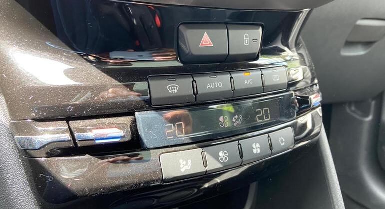 Modelo conta com ar condicionado dual zone