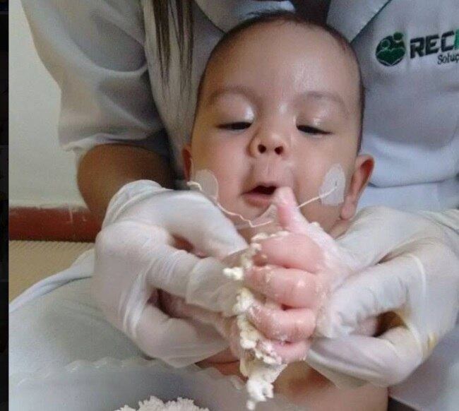 — Ela disse que só se
sente segura com a UTI, caso Miguel tenha qualquer complicação durante o
trajeto. O problema é que essa UTI custa, no mínimo, R$ 300 mil e isso complica
muito a nossa situação