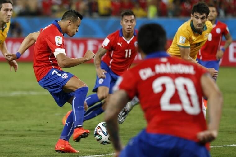 Sorte do Chile que, com a bola nos pés a equipe mostrou desenvoltura e acabou vencendo o jogo por 2 x 1, ganhando os três primeiros pontos na competição