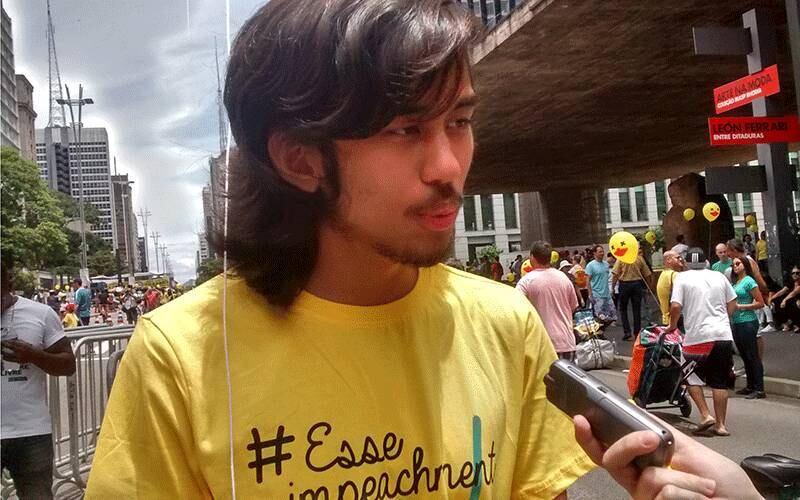 KIm Kataguiri, um dos líderes do MBL, estava com o crachá irregular cedido por parlamentares da oposição