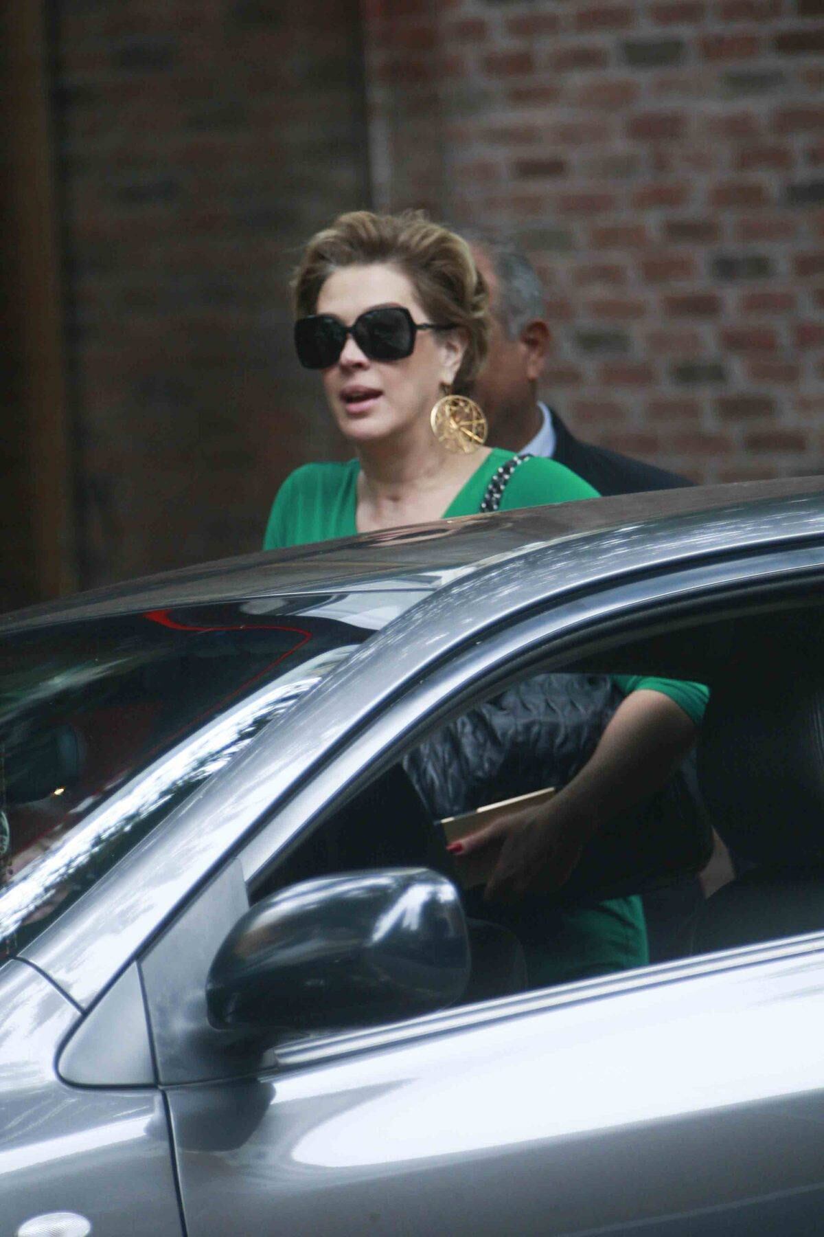 Claudia Raia e Tainá Müller almoçam juntas em restaurante