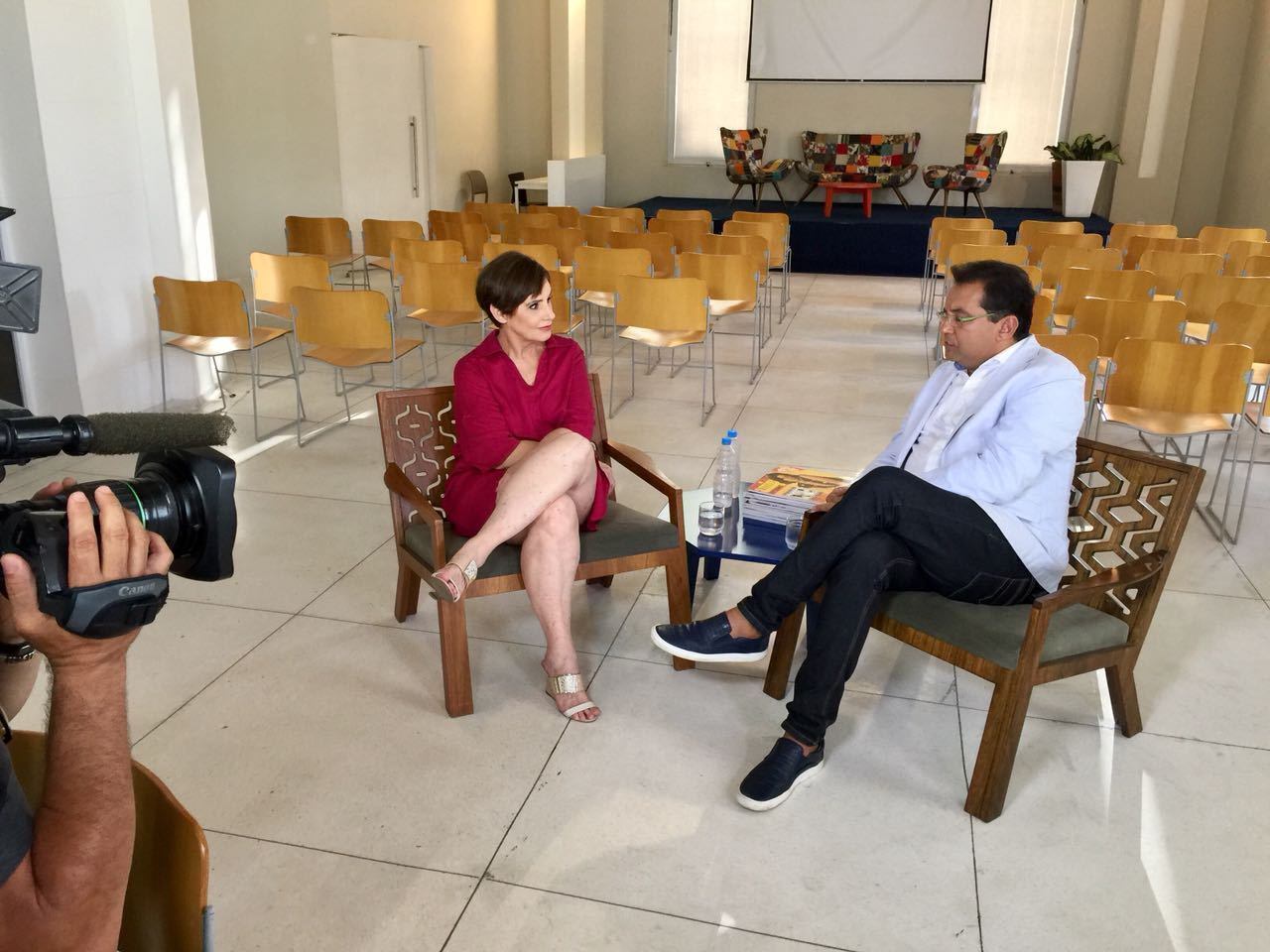 Ela era estrela de vários filmes, cinco novelas e ex-apresentadora do Fantástico - O Show da Vida. Leila era considerada um símbolo sexual e fez novelas consagradas dos autores Gilberto Braga e Dias Gomes, além de contracenar com Vera Fischer, Sandra Brea, Renata Sorrah, Yoná Magalhães e Stepan Necerssian