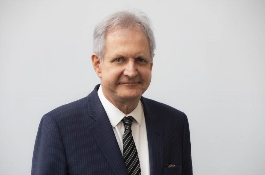 Augusto Nunes segue como comentarista do Jornal da Record