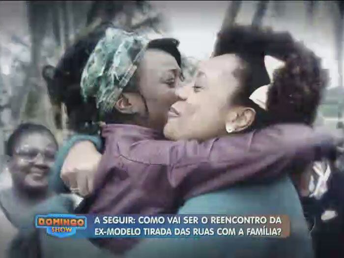 Agora, ela vai se tratar e, em agosto, Geraldo Luís prometeu voltar para contar uma nova história. Clique aqui e assista a reportagem na íntegra!
+ Vídeo: Filha pede ajuda para resgatar mãe ex-cabeleireira e modelo da Cracolândia
+ Aproveite e confira as matérias do programa Domingo Show
+ Já curtiu a página do Domingo Show no Facebook? É só clicar!
+ Siga o Domingo Show no Twitter e receba conteúdos exclusivos!