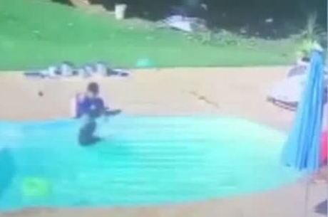 Cenas foram gravadas pelas câmeras de segurança da casa