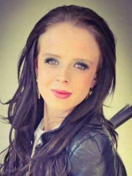 Enquanto nada se confirmava e ela não começava nenhum tipo de tratamento, Smith sentia muitas dores e ficava muito doente.
Um dos motivos que camuflou a doença e atrapalhou na realização de um diagnóstico foi o fato de Smith estar grávida quando a doença começou a se manifestar.
— Foi terrível. Os médicos me fizeram acreditar que tudo era coisa da minha cabeça e que eu poderia estar com bulimia