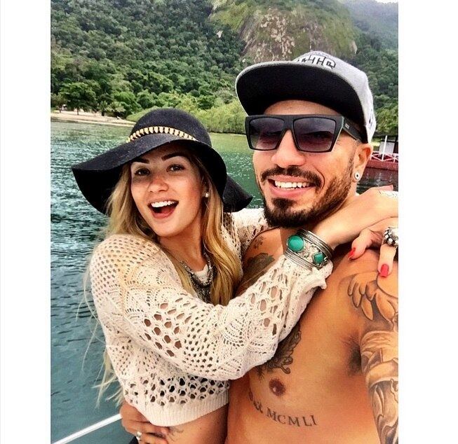 Aline e Fernando foram vistos na maior “DR” na última quarta-feira (12), dentro da Globo. De acordo com informações do jornal O Dia, desta sexta-feira (14), o casal de ex-BBBs estava discutindo na praça de alimentação da emissora e chamou a atenção de todos que estavam ao redor