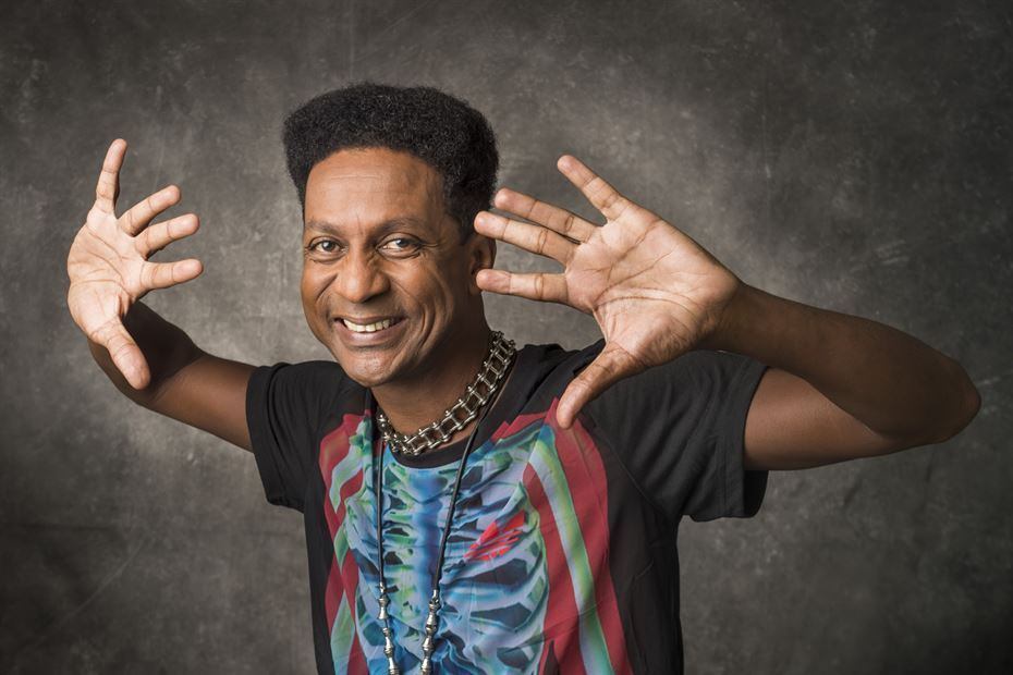 Luís Miranda é quem dubla o coelhinho Bola de Neve