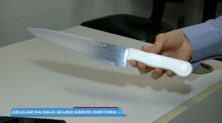 Aluno usou faca de casa para atacar a dirigente