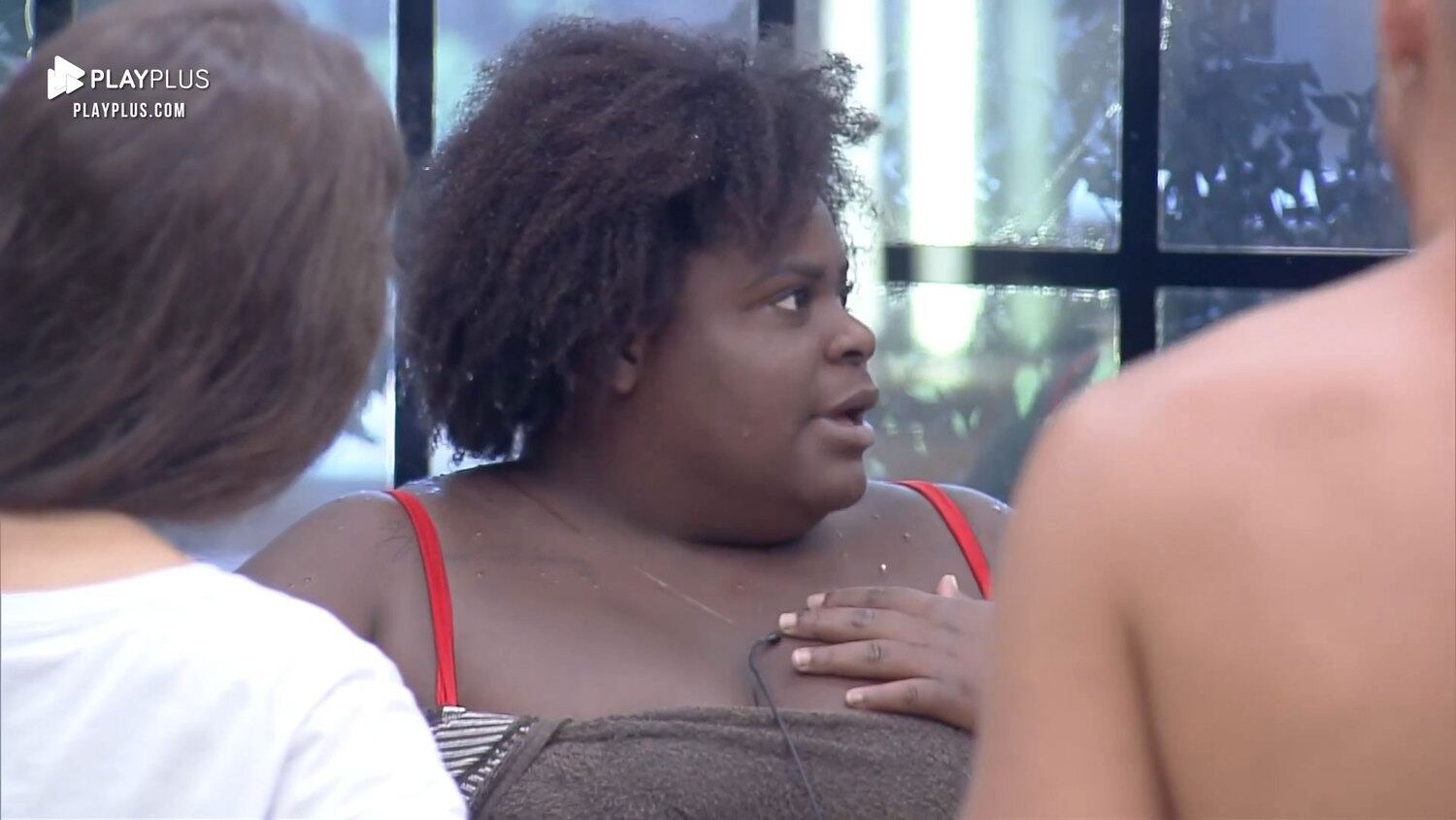 "Eu não tenho direito de julgar seu passado, não cabe a mim". A frase foi dita pela vencedora da temporada durante o brinde feito pelos finalistas. Enquanto falava, a peoa olhava para Biel, mas o recado caiu bem para Stéfani, e Lipe, que também foram "cancelados" pela internet e "descancelados" por Jojo!