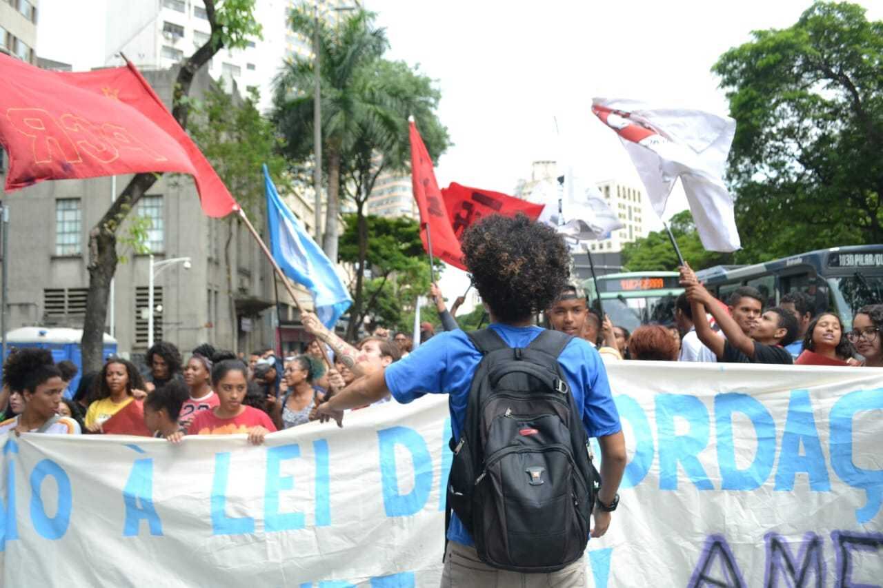 Protesto começou na região Central de BH