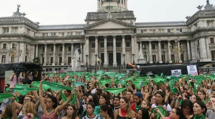 Argentinas fizeram mobilização pró aborto no dia 19