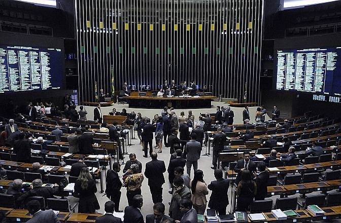 Dos 30 deputados do PSB que votaram na sessão desta madrugada, 14 se mantiveram fiéis ao governo