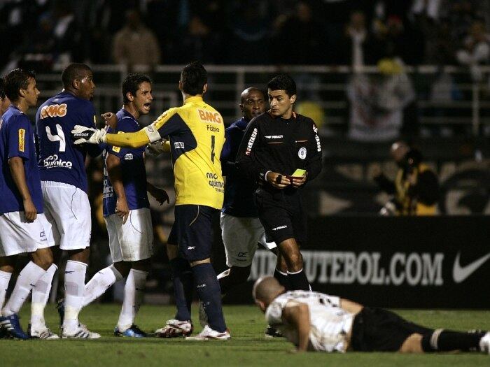 Corinthians e Cruzeiro pelo Campeonato Brasileiro 2010