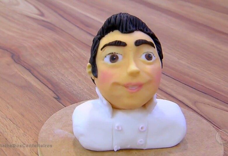 Elizabeth também entregou um busto, e impressionou Buddy com seu trabalho. Rick também elogiou, mas notou que a confeiteira exagerou um pouco na "maquiagem"