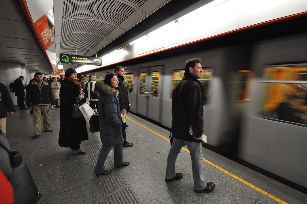 Também é proibido comer nos vagões