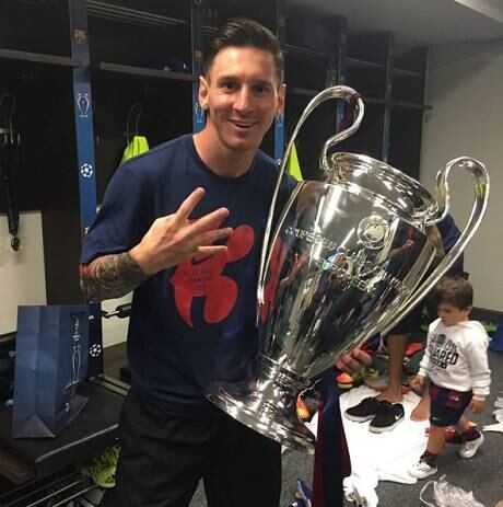 E ostentou a taça da Liga dos Campeões no meio do ano passado