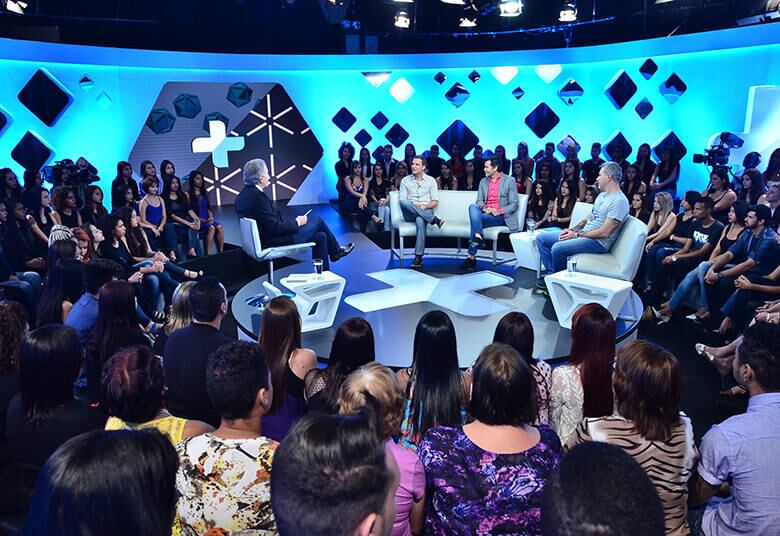 O apresentador contou que cada viagem que faz, ele enriquece e aprende mais.
— Cada viagem é uma nova conquista, você tem contato com uma cultura, conhece pessoas, comidas, tradições e hábitos. Cada cidade que eu vou, cada vilarejo, eu aprendo alguma coisa bacana que eu trago comigo sempre 
