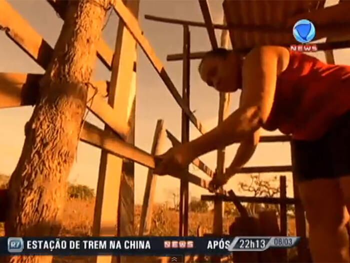 

Já Dona Antônia perdeu seu gado em dois ataques fulminantes.
As duas ovelhas que sobreviveram ao ataque foram levadas a um galinheiro, que
possui uma tela de proteção. Porém, dois dias pessoas, um outro ataque
misterioso matou os bichos

