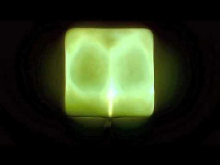 O material do qual o Slap It é feito não é divulgado pela empresa, mas parece ser um tipo de gel ou borracha
