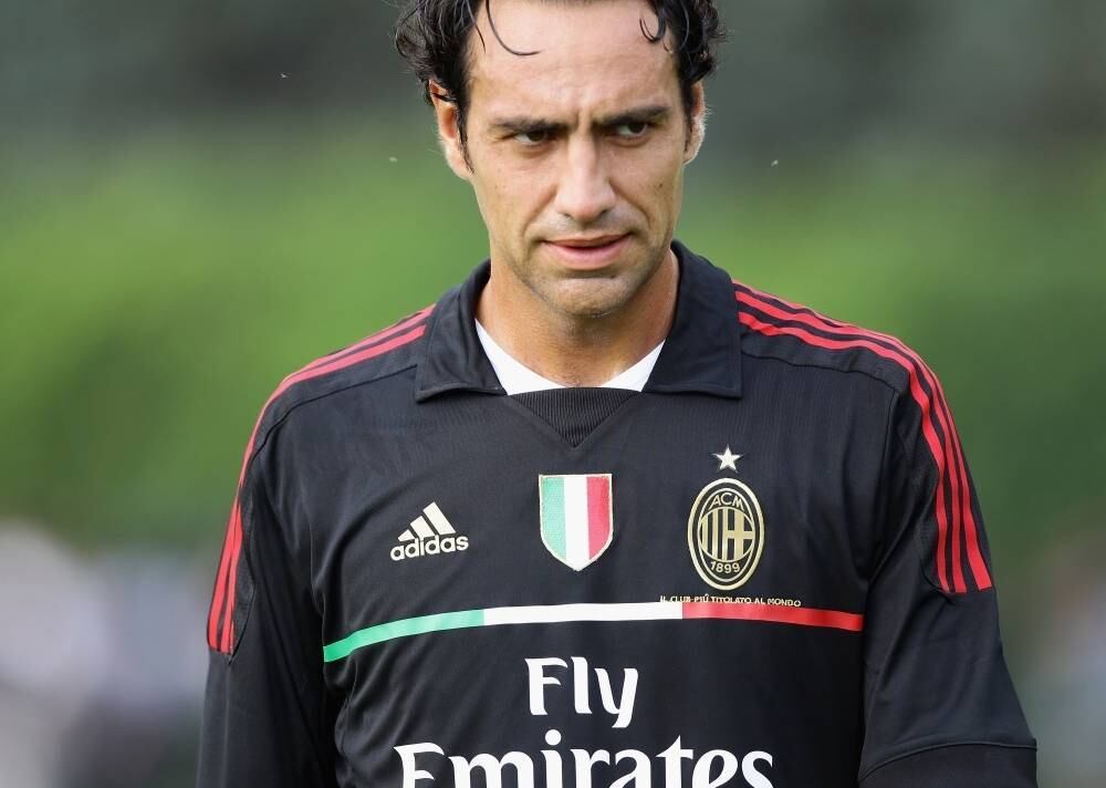 Alessandro Nesta

Um dos grandes zagueiros da história do futebol italiano, Nesta já precisou passar por cirurgia após ficar horas jogando videogame e lesionar o pulso