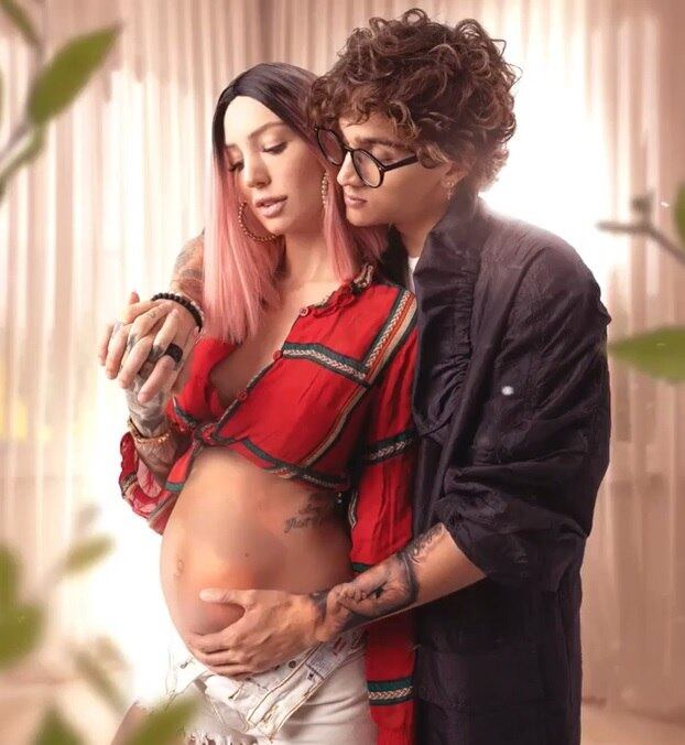 A cantora e youtuber Priscila Zoo surpreendeu os fãs ao revelar a primeira gravidez. Namorado de Zoo, o também youtuber Christian Figueiredo, revelou que o casal já escolheu o nome do filho: Gael