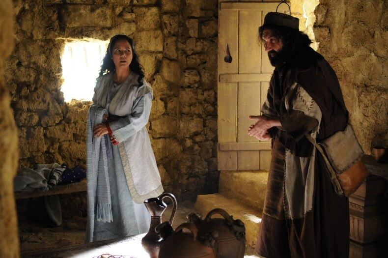 Nesta segunda-feira (2), a Record estreia se segunda temporada de Milagres de Jesus. Tereza Seiblitz recebeu a incumbência de viver a personagem Maria, em um dos episódios. Em conversa com a reportagem do R7, a atriz comentou sobre essa experiência.
— Transbordei em emoção. Realmente me doei ao personagem. Cheguei a chorar e não me contive em determinadas cenas. O ator é assim, se entrega totalmente.
Texto e reportagem: Andréia Takano, do R7