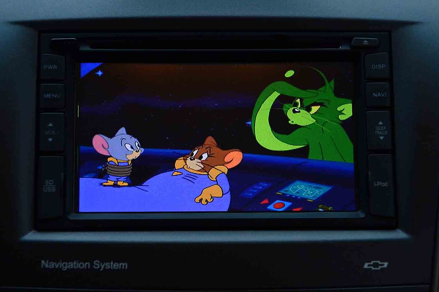 O sistema também tem leitor de DVD, mas o sistema só funciona com o carro parado e o freio de mão puxado, como manda a lei brasileira. Leia a avaliação completa

Quer saber tudo sobre carros? Acesse www.r7.com/carros