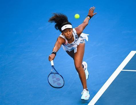 Atleta ez um discurso emotivo sobre a questão racial no país e se disse triste ao protestar por uma causa que sua avó, presente no local, já protestava há 50 anos