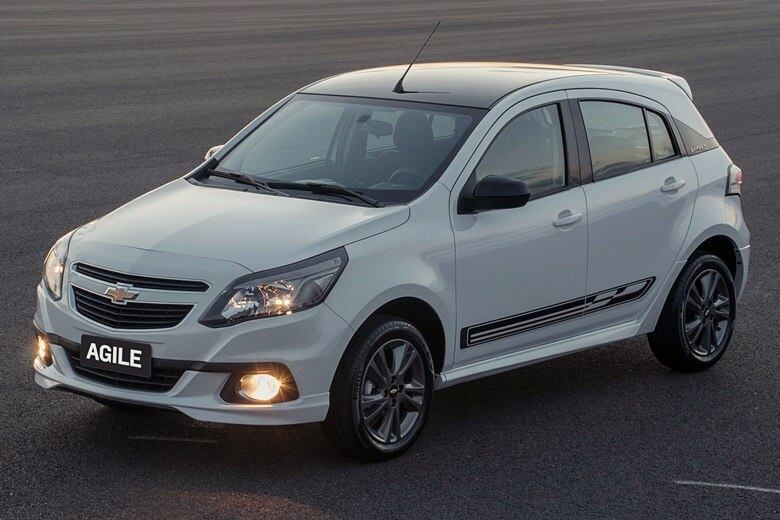 Por fora, o Agile Effect também ganhou rodas de liga leve de 16 polegadas escurecidas

Saiba tudo sobre carros! Acesse www.r7.com/carros