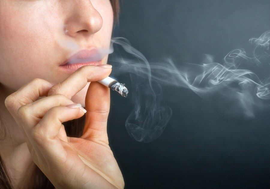 Fumar prejudica a fertilidade da mulher