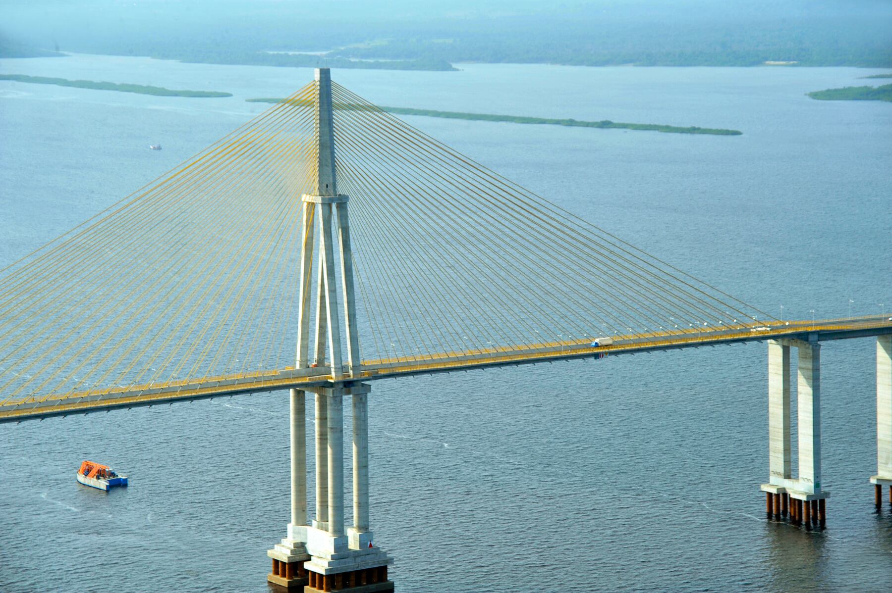 Ponte sobre o Rio Negro, em Manaus