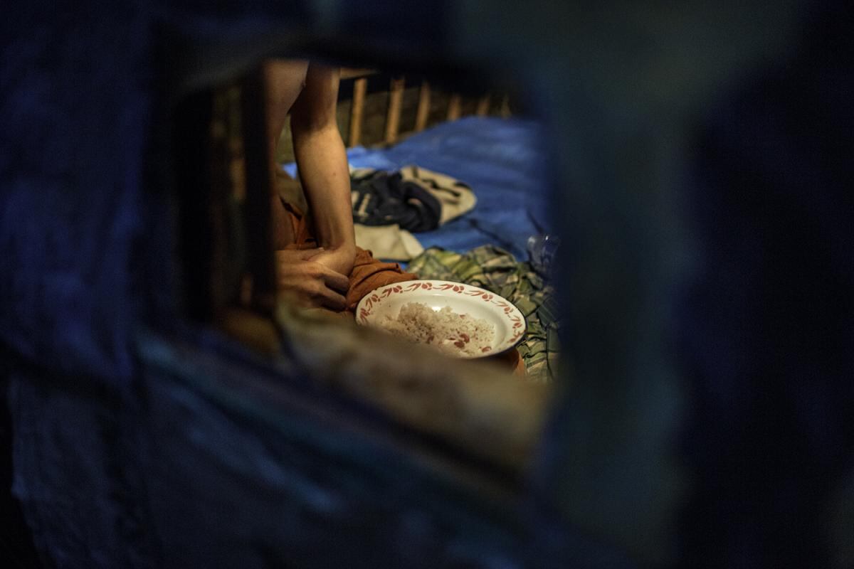O relatório do Human Rights Watch lista também uma série de outros abusos que os doentes mentais sofrem na Indonésia