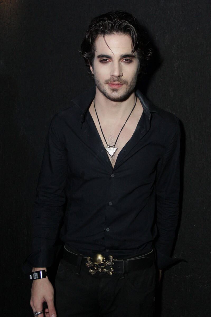 Os dois capricharam na fantasia e curtiram a festa de Halloween (meio atrasada) da grife Ausländer