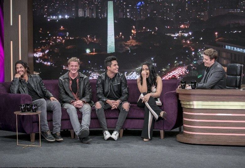 O programa ainda conversa com filhos de algumas das celebridades mais famosas do Brasil. Pedro Novaes, filho do ator Marcello Novaes e da atriz Letícia Spiller; Diogo Novaes, também filho do Marcelo Novaes; Natalia Sarraff, filha da cantora Joelma; e ainda o cantor Matheus Vargas, filho do sertanejo Leonardo, participam do bate-papo