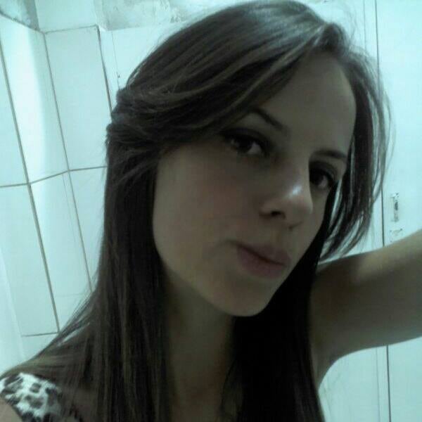 O corpo de Paola foi encontrado boiando em um rio da cidade na sexta-feira