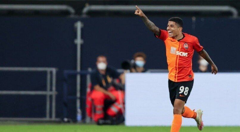 Dodô foi revelado pelo Coritiba. O lateral chegou ao clube ucraniano em 2018. Antes, passou pelo Vitória de Guimarães, de Portugal, por empréstimo.