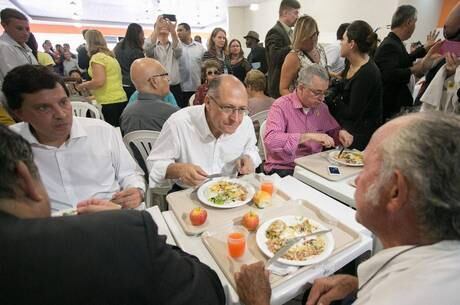 Alckmin disse que vai esperar até outubro para negociar o aumento